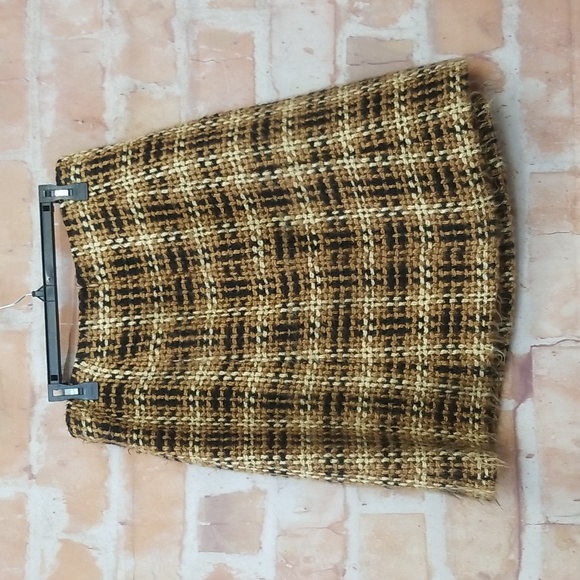 A Line 12 - Picture 4 of 4